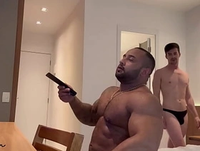 Encontrei o Taua Alves o boy fisiculturista novamente e ele me fudeu como uma puta.