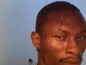 Stilesbhalifa1 shower show
