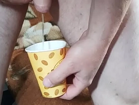 VID 290 Masturbare baut pisat (2min)