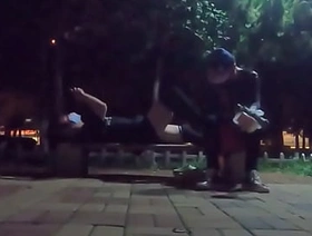Fui fazer uma corrida no parque acabei encontrando um muleque pauzudo e fudemos na pracinha