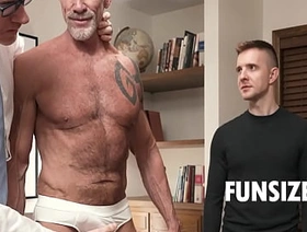 Physical Exam With Doctor Turns Into Gay Threesome