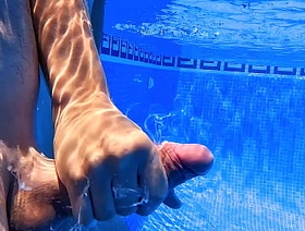 FULL VIDEO STAXUS :: Passion with my friend in the pool. We finish in front of our friends